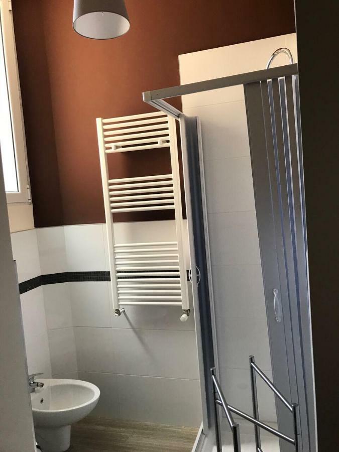 Raya 28 Panzió Bari Kültér fotó