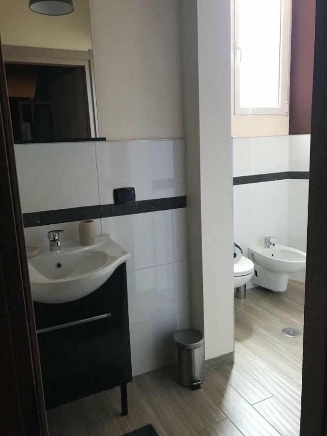 Raya 28 Panzió Bari Kültér fotó