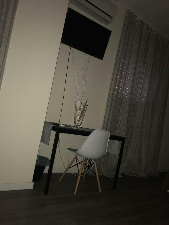 Raya 28 Panzió Bari Kültér fotó